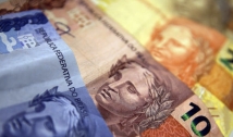 Governo aumenta salário mínimo para R$ 1.302 a partir de 2023