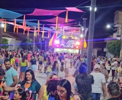 Prefeito Espedito Filho resgata tradicional Triunfest na última noite de carnaval