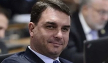 Flávio Bolsonaro vai ao CNJ para afastar novo juiz da Lava Jato