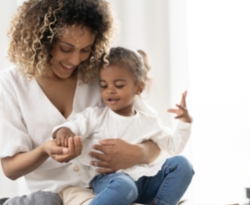 Mulher e maternidade: psicóloga esclarece mito de mãe perfeita e afirma que é preciso se cobrar menos pelo ideal inatingível
