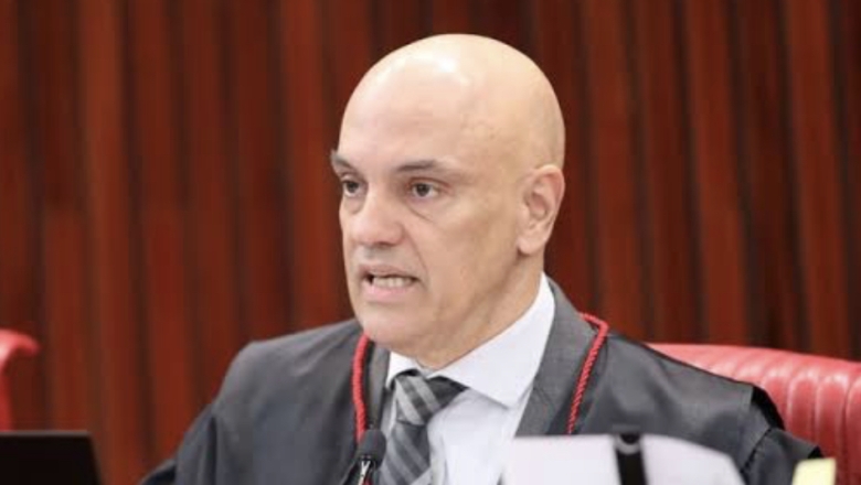 Moraes diz que TSE “em nada está inovando” na decisão de condenar Jair Bolsonaro