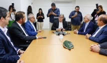 João Azevêdo recebe dirigentes da Frente Nacional dos Prefeitos e destaca investimentos nos municípios 