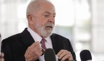  Lula deixa hospital em Brasília após cirurgia