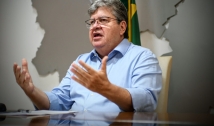 João Azevêdo rechaça sugestão de Adriano Galdino e diz que está confortável no PSB