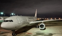 Quinto avião da FAB com 215 brasileiros e 16 pets chega ao Brasil