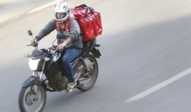Parlamentares querem incluir entregadores de moto e bike em projeto sobre motoristas por app