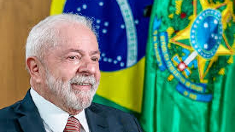 Lula: "Estamos preparando aumento de salário para todas as carreiras"