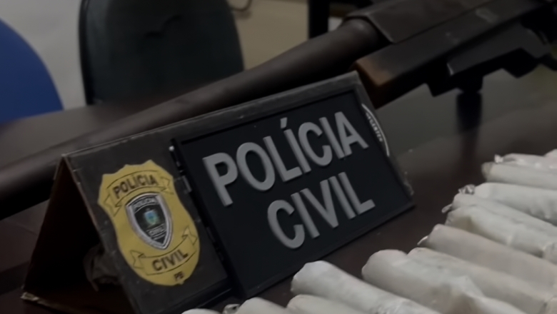 Fuzil capaz de derrubar aeronaves e explosivos são apreendidos em ação policial, no Sertão da Paraíba