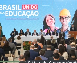 Governo anuncia R$ 5,5 bi para obras e novos campi universitários