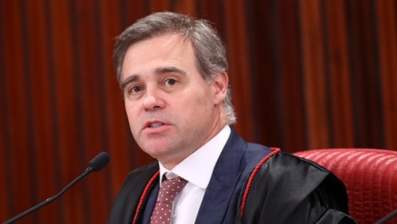 André Mendonça toma posse como titular do TSE na próxima terça (25); ministro substitui Alexandre de Moraes