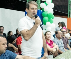 Prefeito de São José de Piranhas inaugura quadra poliesportiva na escola da VPR Cacaré