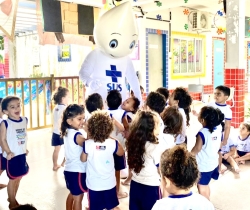 Paraíba vacina crianças menores de 5 anos contra a poliomielite em escolas e creches em todo o Estado