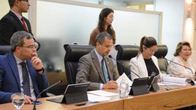 Comissão de Orçamento da ALPB aprova relatório da LDO 2025