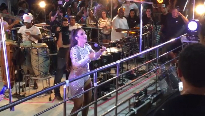 Eduarda Brasil canta com Ivete Sangalo no Fortal