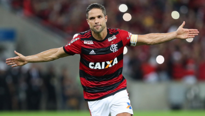Diego renova por mais dois anos com o Flamengo