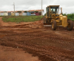 Prefeitura de Cajazeiras intensifica melhorias com terraplenagem nos Bairros 