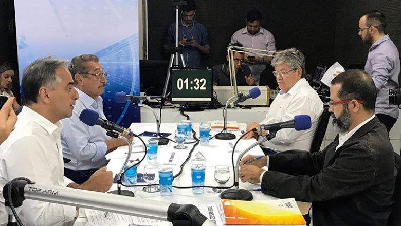 Confira algumas frases, ponderações e respostas dos candidatos a governador no debate na Rede Arapuan de Rádios