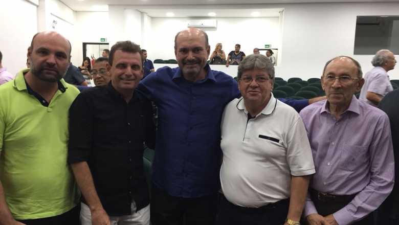 João Azevêdo e Chico Mendes programam inauguração da adutora de São José de Piranhas
