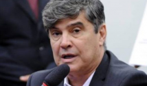 CCJ adia votação da reforma e deputado paraibano comemora