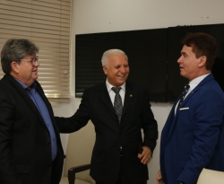 João Azevêdo recebe visita do presidente do Tribunal de Justiça da Paraíba