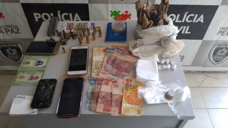 PM destaca prisões e apreensão de munições, carregadores de pistola, dinheiro e drogas em Sousa