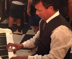 Pianista sertanejo participa de minissérie da Globo463 