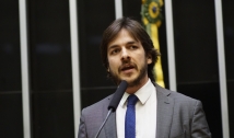 Pedro lamenta recomendação de ministro para gravar crianças cantando Hino Nacional: “O problema da educação no Brasil é outro”