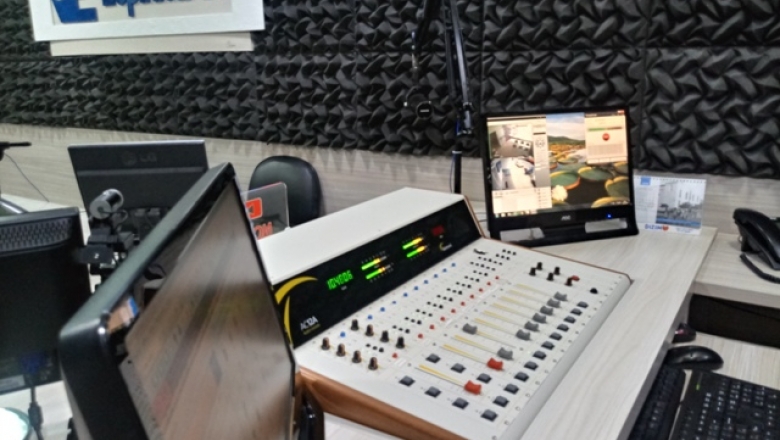 Rádio Espinharas de Patos inicia programação depois da migração de AM para FM