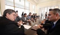 João Azevêdo discute novas parcerias com a Caixa Econômica Federal