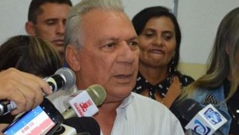 Recursos dos royalties de petróleo e do leilão de veículos vão ajudar quitar folhas salariais, diz prefeito de Cajazeiras
