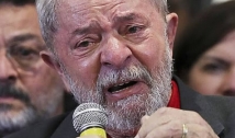 Juíza nega pedido de senadores para visitar Lula na prisão