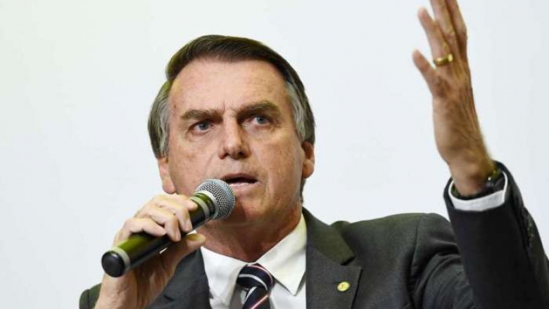 'Ele está tendo coragem de elogiar Hitler', diz Bolsonaro em resposta a Ciro