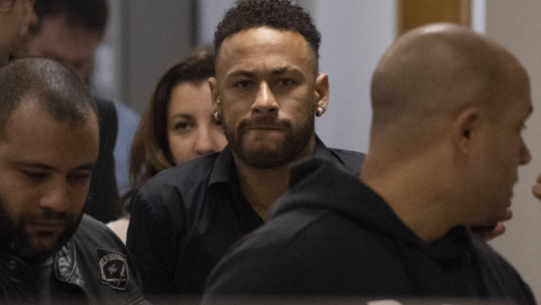 Neymar tem 36 propriedades bloqueadas pela Justiça