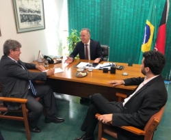 João Azevêdo se reúne com Aguinaldo Ribeiro e representantes da região de Cajazeiras em Brasília