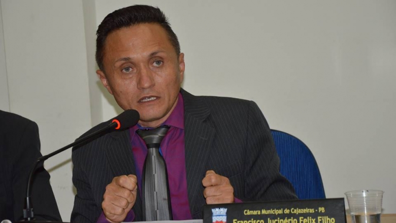 Ex-líder do governo, vereador de Cajazeiras se solidariza com servidores que cobram salários de novembro