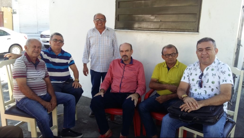 Jeová se reúne com engenheiros em Cajazeiras e assume compromisso de levar à ALPB pleito da categoria