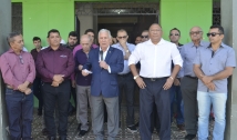 Prefeito de Cajazeiras realiza abertura do Dia da Cidade com hasteamento dos pavilhões, no Paço Municipal