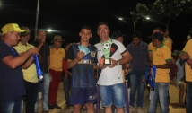 Prefeito de Bernardino Batista premia vencedores do campeonato de futebol amador e anuncia novo Estádio 'Assisão'