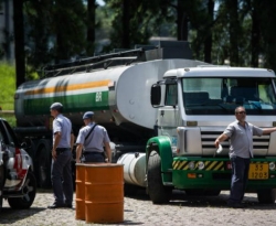 Justiça decide que paralisação dos caminhoneiros não pode impedir o abastecimento de combustíveis