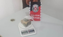 Polícia de Patos prende acusado de homicídio e apreende drogas escondidas em geladeira 